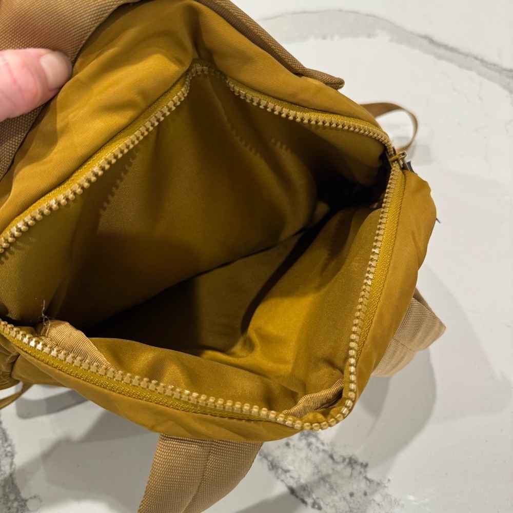 Lululemon Athletica Crew Backpack 22L Burnt Camel - Picture 8 of 8
